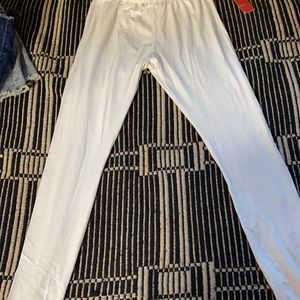 Perfect white leggings, never worn, with tags